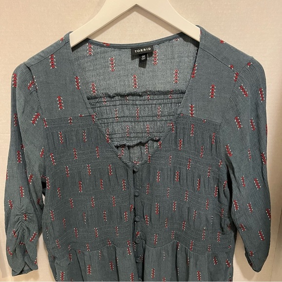 Torrid Size 00 3/4 Sleeve Blouse Workwear Casualwear Red Button Up M/L - Picture 6 of 8